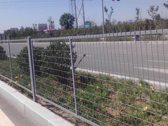 公路護欄網(wǎng)