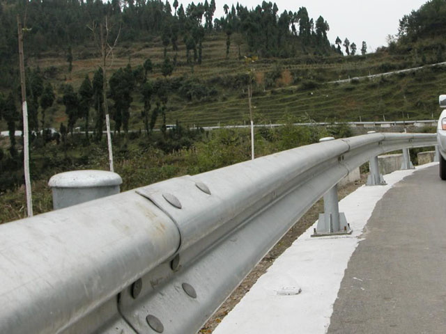 防撞護(hù)欄板