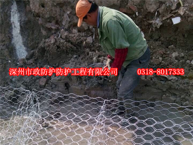 格賓網(wǎng)洪河堤整治在瀼渡河，質(zhì)量保十年